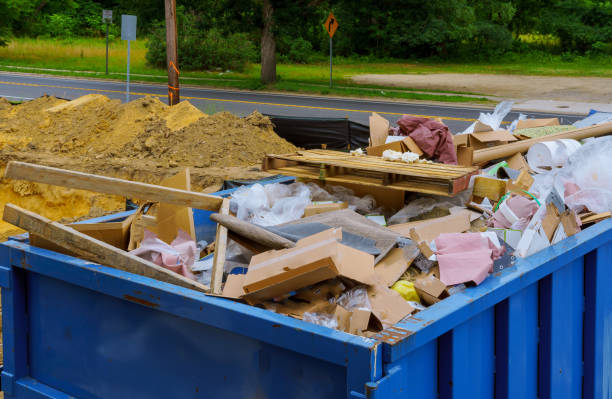 Best Construction Debris Removal  in Saukville, WI